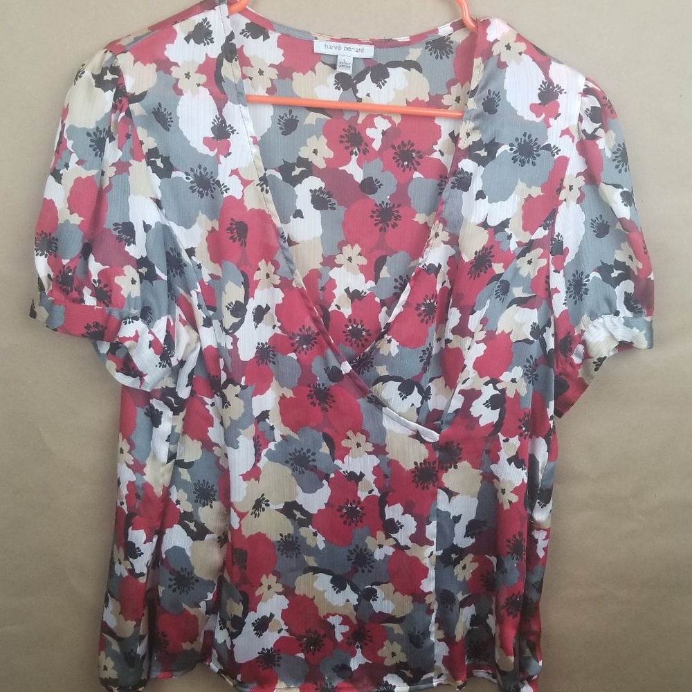 Harve Benard Floral Design Top Size Large